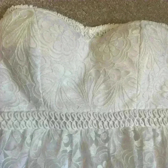 Francesca’s Sz M White Lace Midi Dress Embellished Ruffled Sweetheart A-Line - Picture 2 of 5